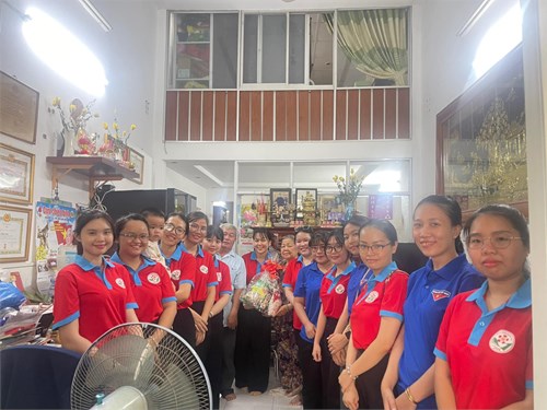 Nhân kỉ niệm 77 năm ngày Thương binh, liệt sĩ 27/7 (27/7/1947 - 27/7/2024), Chi đoàn Kim Đồng đã cùng với chính quyền địa phương và BCH Đoàn phường Thới An đã có chuyến thăm hỏi, động viên các gia đình chính sách trên địa bàn phường Thới An.